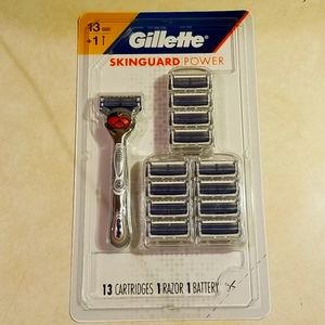 GILLETTE RAZOR (13) + 1